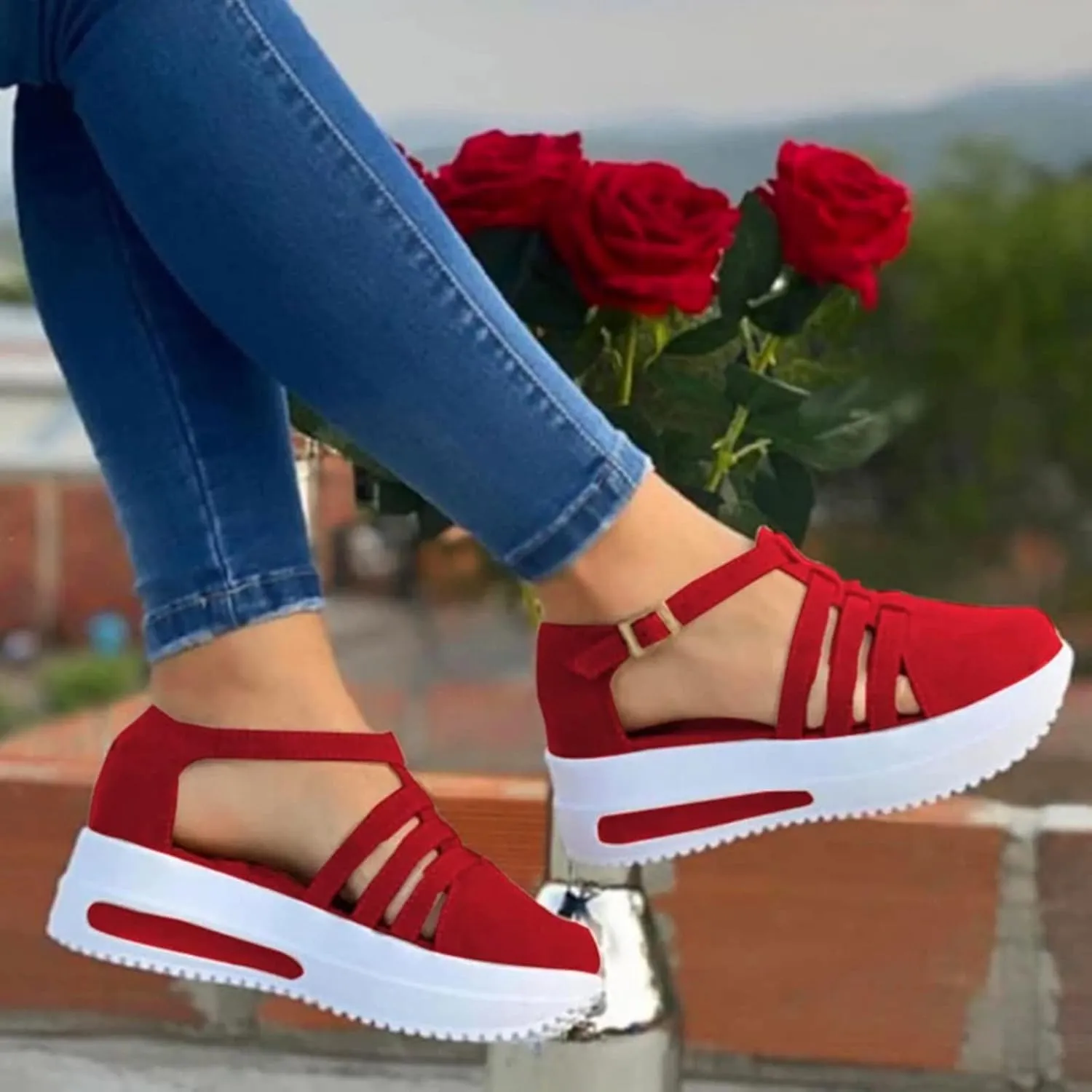 Eduavar Platform Sandals Women Casual, Closed Toe Sandals Women Summer Comfortable Platform Sports Sandals with Buckle Strap