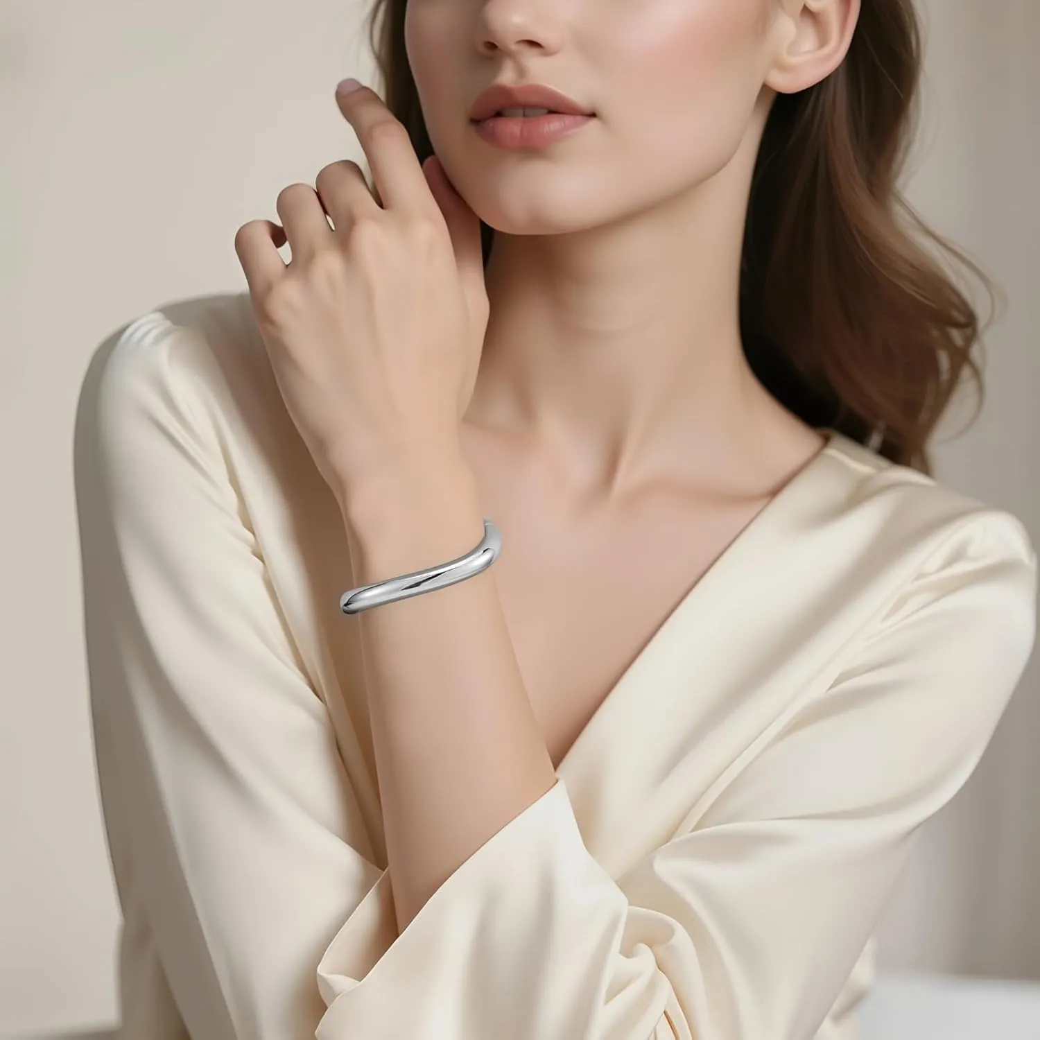Gold Bangles for Women, 2PCS Irregular Chunky Gold Bracelet Hinged Open Bangle Bracelets for Women, Fashion Wide Arm Cuff Minimalist Chunky Jewelry Gifts for Valentine Christmas Birthday
