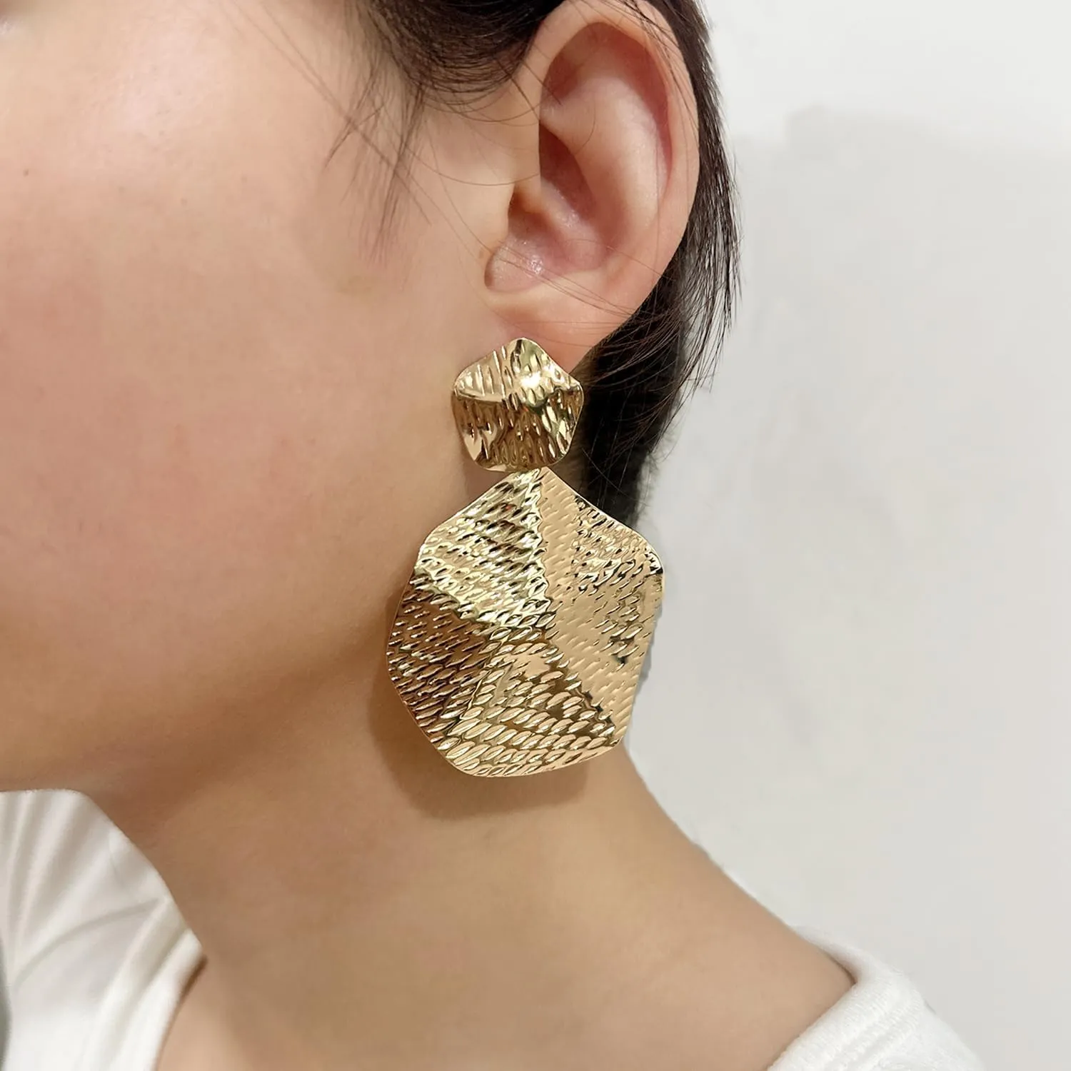 Gold Statement Dangle Earrings for Women Fashion Circular Dangling Earrings Round Statement Earring Hypoallergenic Big Drop Earrings Party Prom Fashion Jewelry Gifts