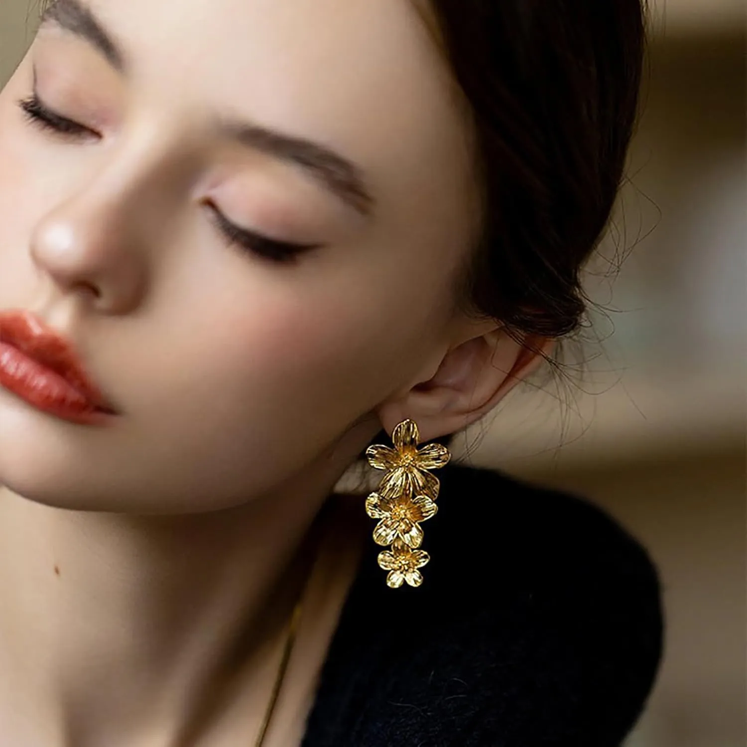 Gold Statement Earrings for Women Dainty Gold Flower Earrings Elegant Floral Statement Earrings Chunky Leaf Fan Shape Drop Earrings for Women Trendy