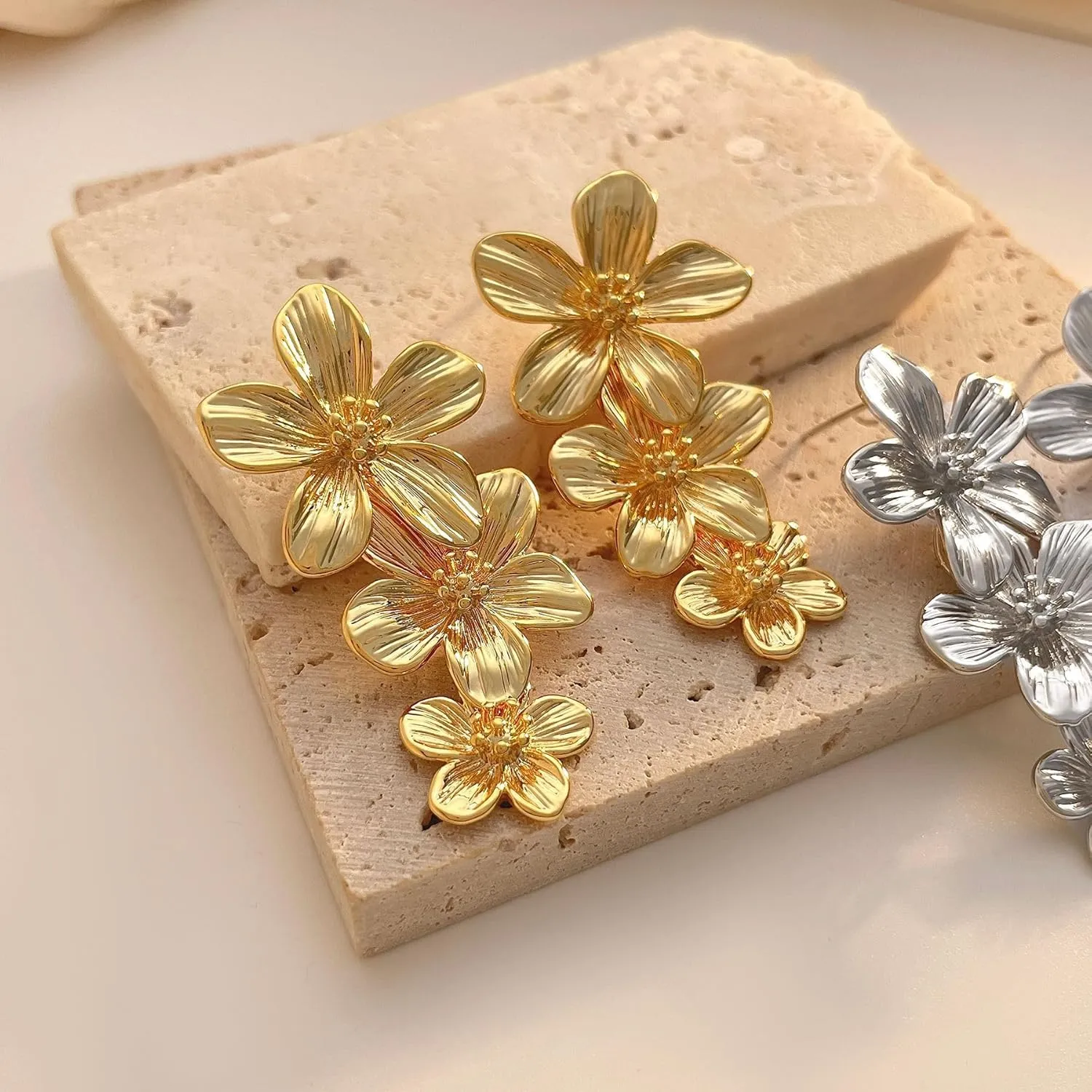 Gold Statement Earrings for Women Dainty Gold Flower Earrings Elegant Floral Statement Earrings Chunky Leaf Fan Shape Drop Earrings for Women Trendy