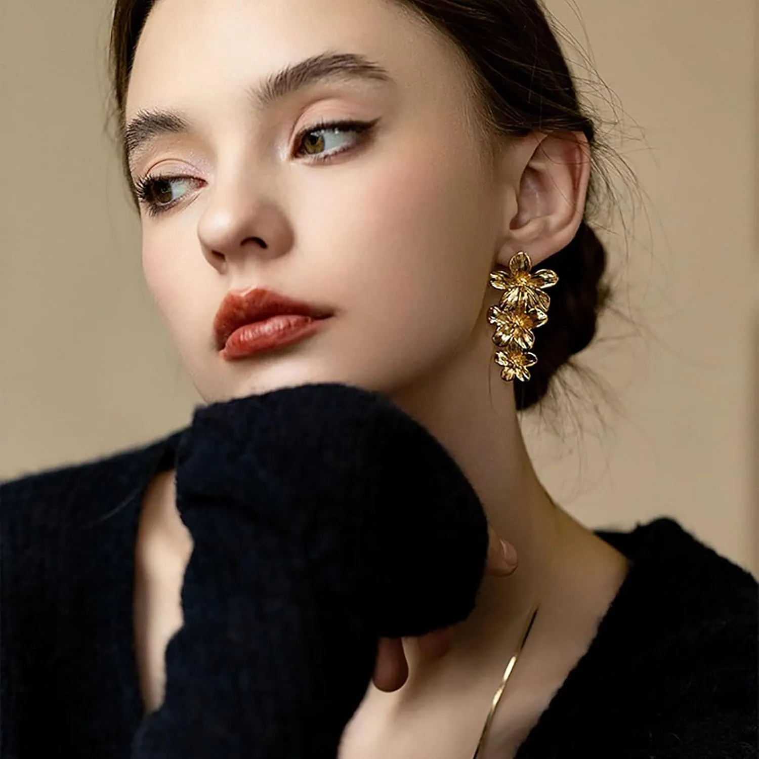 Gold Statement Earrings for Women Dainty Gold Flower Earrings Elegant Floral Statement Earrings Chunky Leaf Fan Shape Drop Earrings for Women Trendy