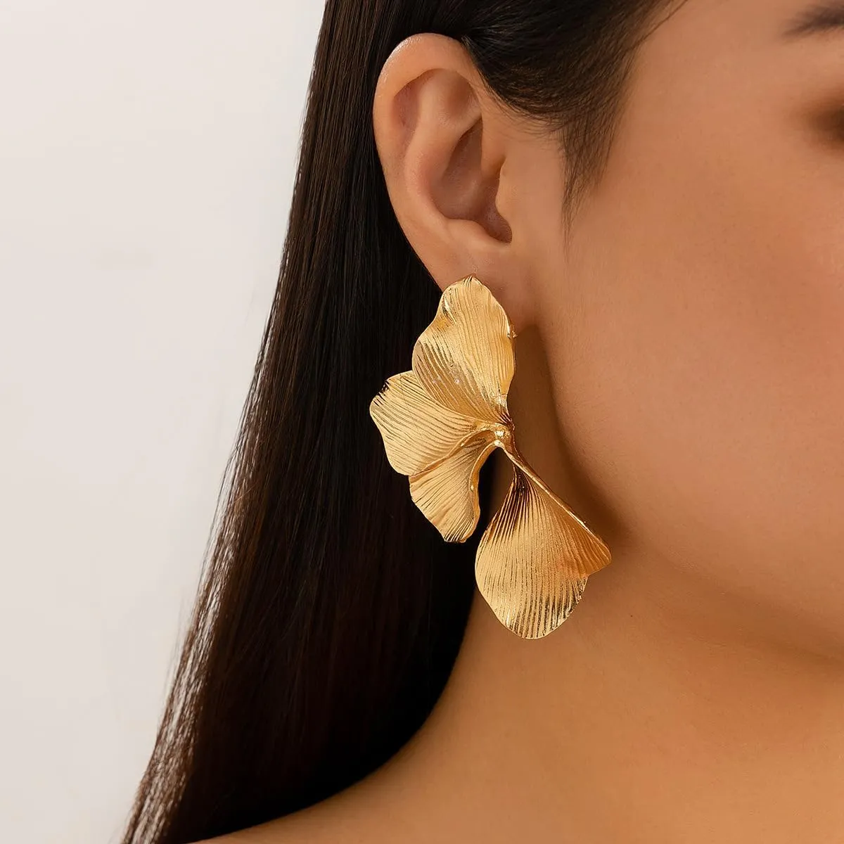 Irregular Petal Earrings for Women Geometric Petal Earring Stainless Steel Unique Statement Flower Earrings Abstract Textured Earring Minimalist Statement Jewelry