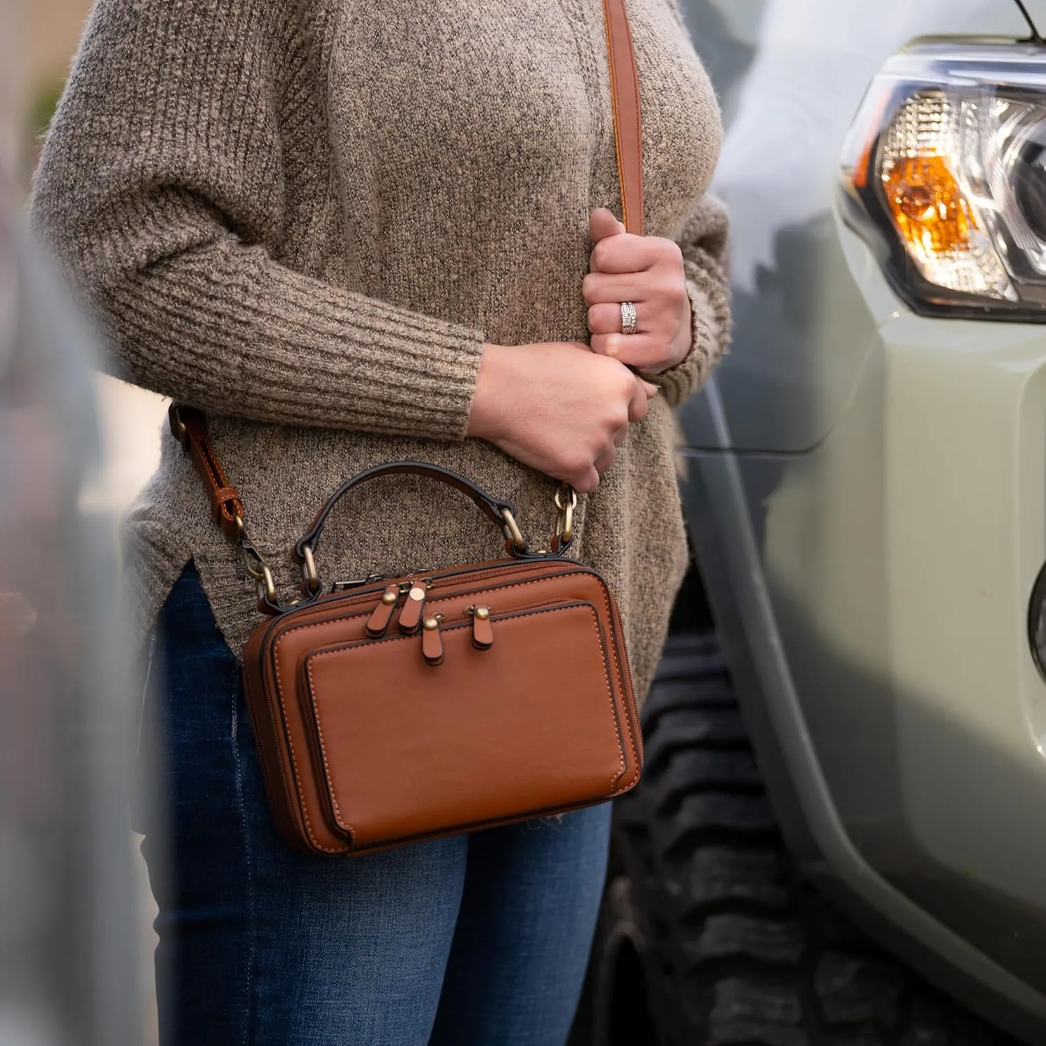 JESSIE & JAMES PANDORA Compact Concealed Carry Crossbody Satchel Purse