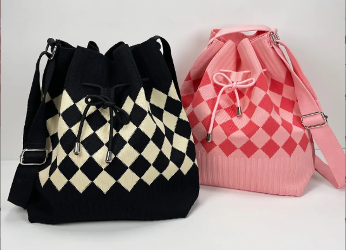 Knit Bucket Bag Women 2025 Trendy Spring Crochet Knitted Drawstring Shoulder Bags Crossbody Purse Geometric Pattern
