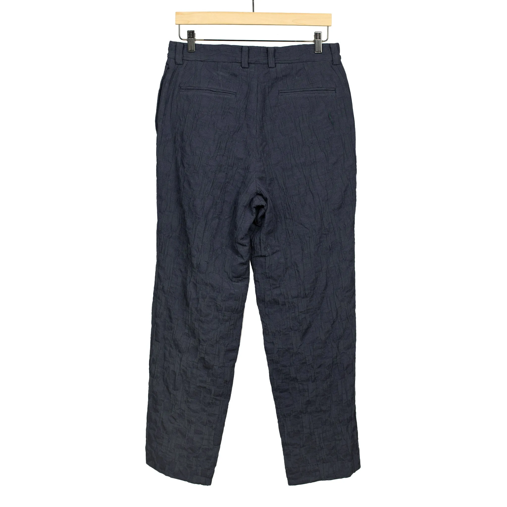 Single-pleat floating jacquard indigo cotton pants
