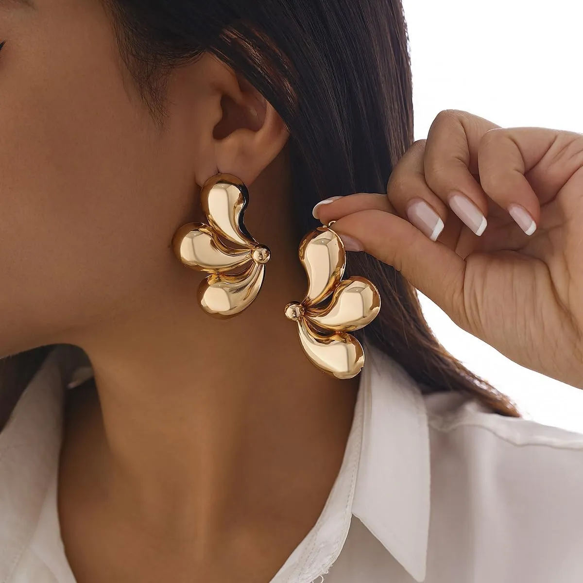 Statement Earrings for Women Chunky Gold Earrings Large Flower Floral Dangle Earrings Hypoallergenic Unique Thick Teardrop Drop Earrings Big Irregular Geometric Earrings Trendy Exaggerated Jewelry Gift