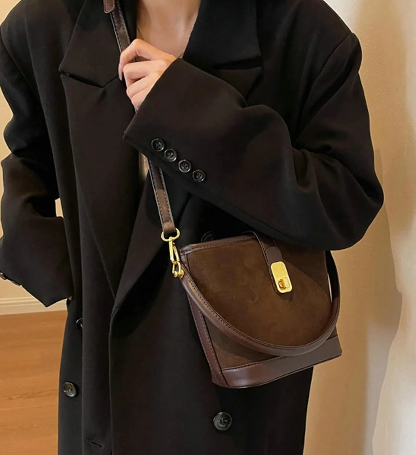 Suede Buckle Bags for Women 2025 Vintage Small Bucket Bag Fashion Versatile Shoulder Bag Suede Crossbody Purse