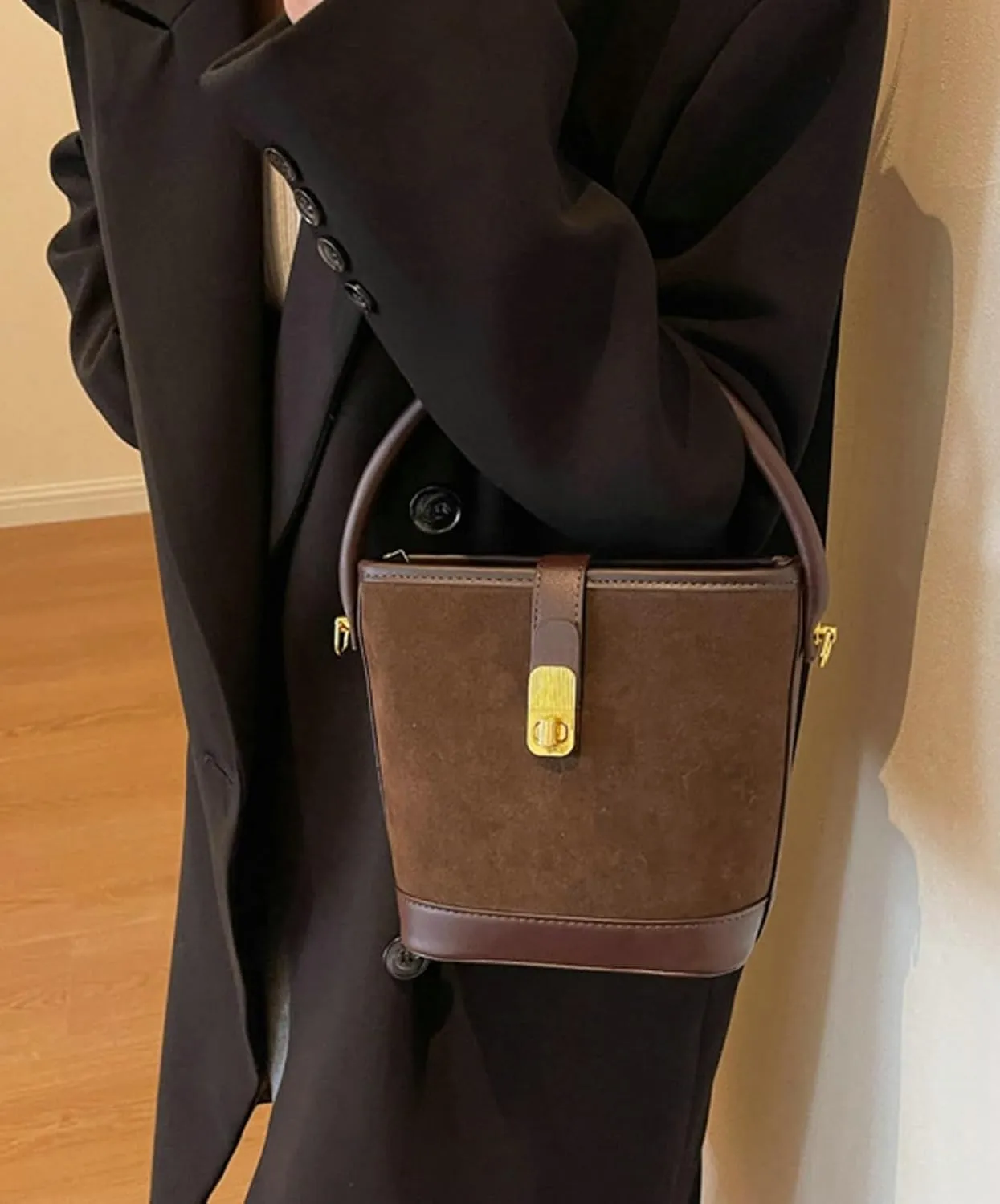 Suede Buckle Bags for Women 2025 Vintage Small Bucket Bag Fashion Versatile Shoulder Bag Suede Crossbody Purse