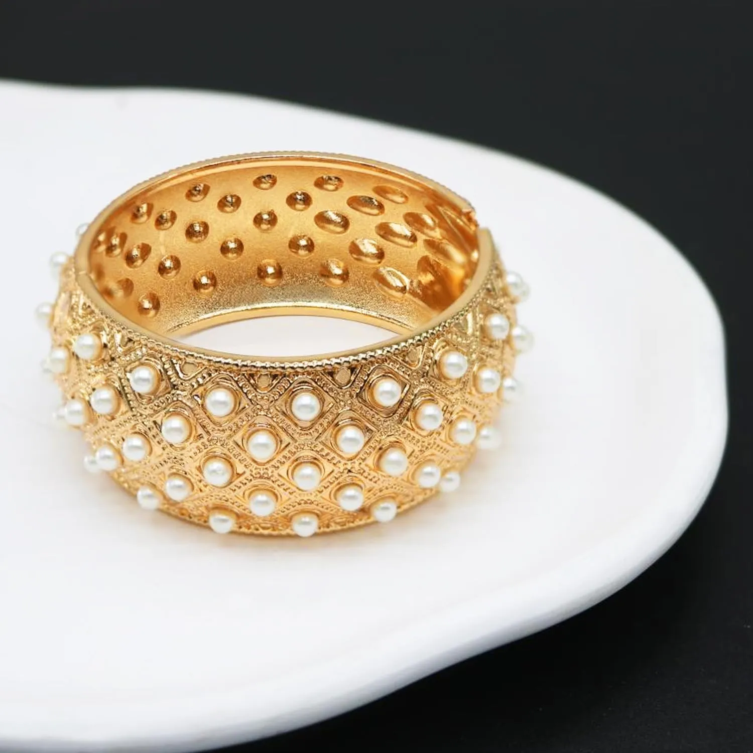 Wide Grooved Crystal Cuff Hinge Bangle Metal Shiny Punk Bracelet Great Polished Fashion Statement Bangles Gold Smooth Bangle Bracelet for Women Fashion Jewelry