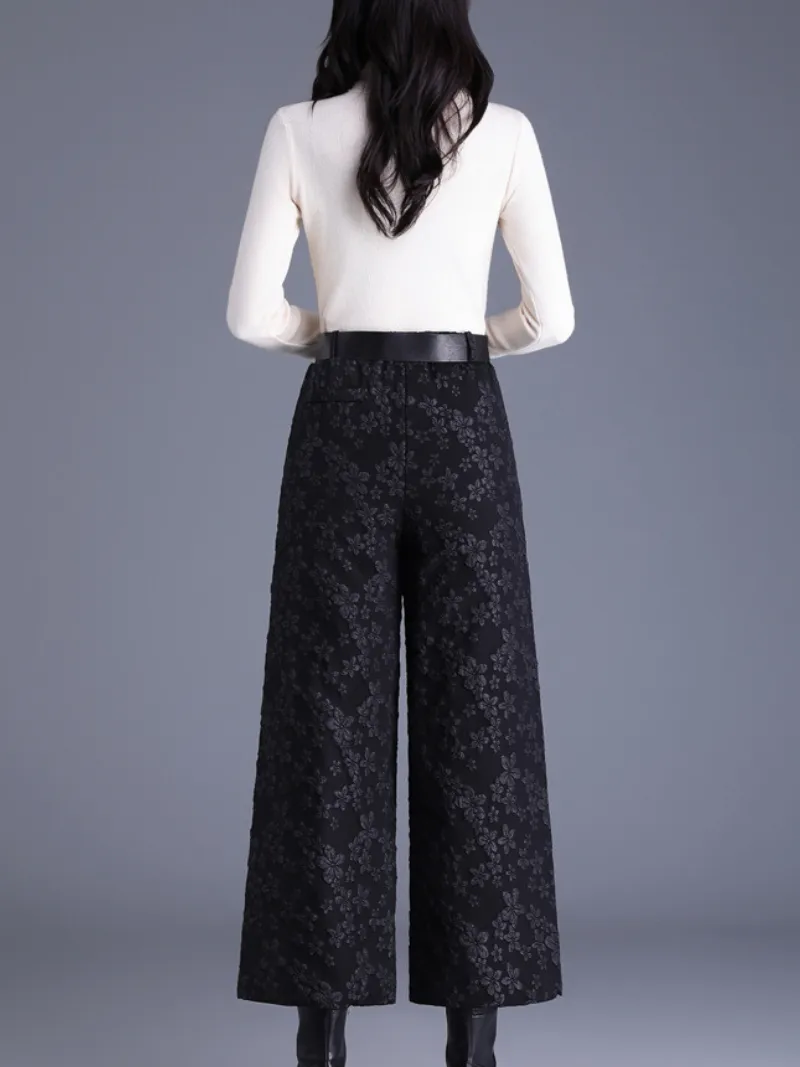 Women’s Top Trends in Street Fashion Style Bottom