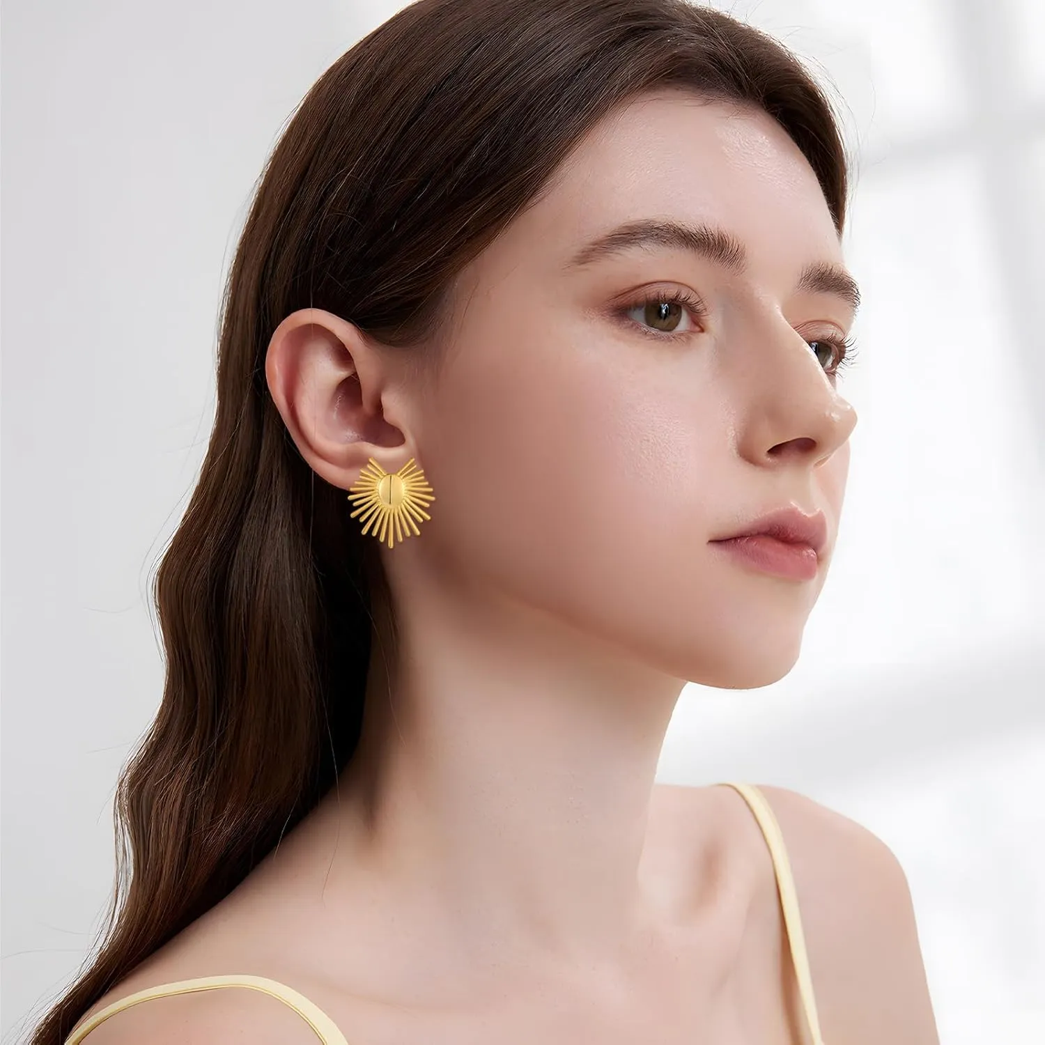 YUJIE Gold Chunky Earrings for Women Geometric Stud Earrings Summer Fashion Jewelry
