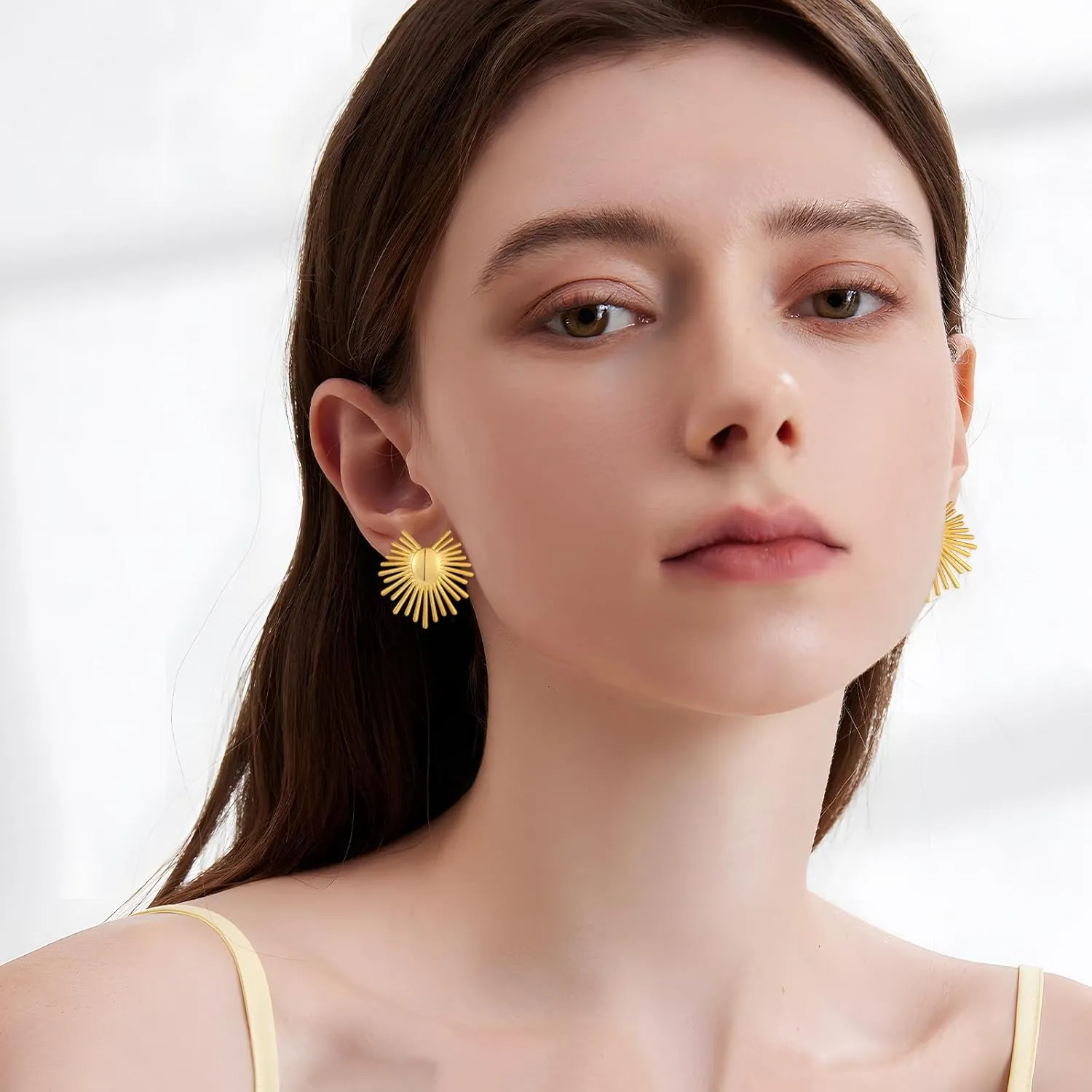 YUJIE Gold Chunky Earrings for Women Geometric Stud Earrings Summer Fashion Jewelry